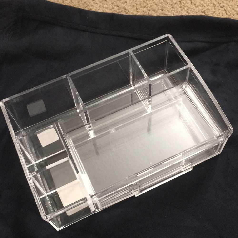 BINO makeup organizer!!